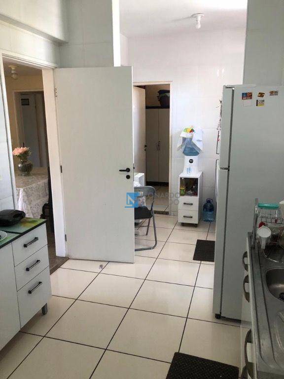 Apartamento à venda com 4 quartos, 139m² - Foto 10