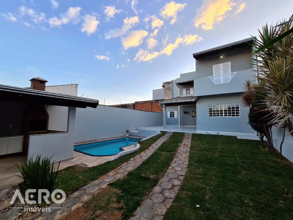 Casa, 3 quartos, 200 m² - Foto 3