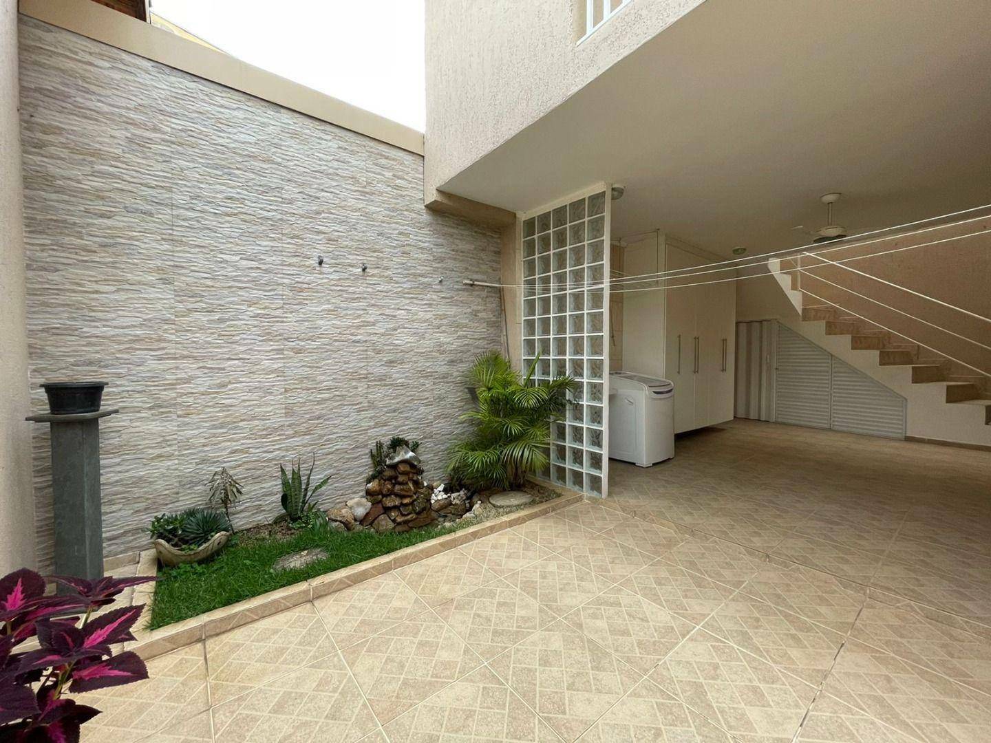 Casa à venda com 2 quartos, 170m² - Foto 4