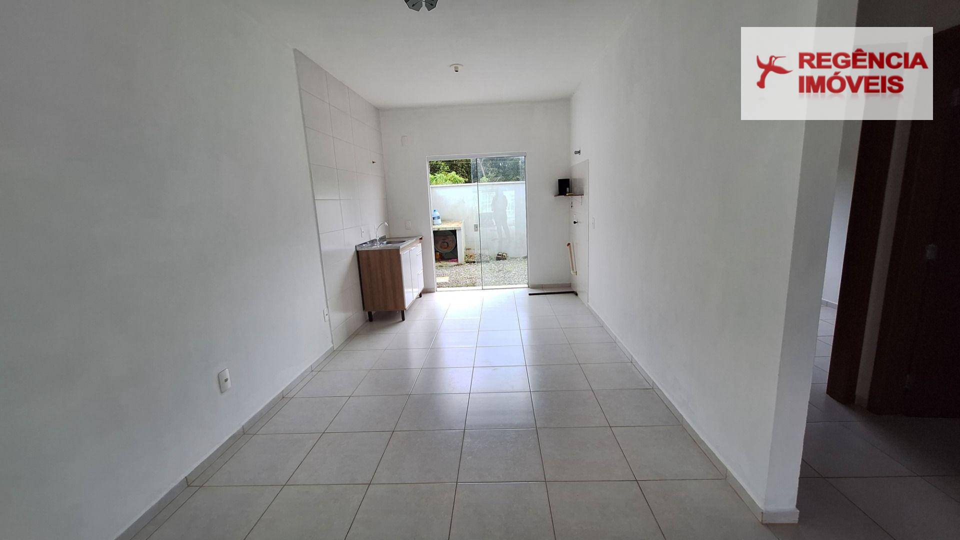 Casa à venda com 2 quartos, 65m² - Foto 8