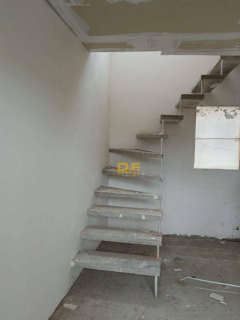 Sobrado à venda com 3 quartos, 76m² - Foto 2