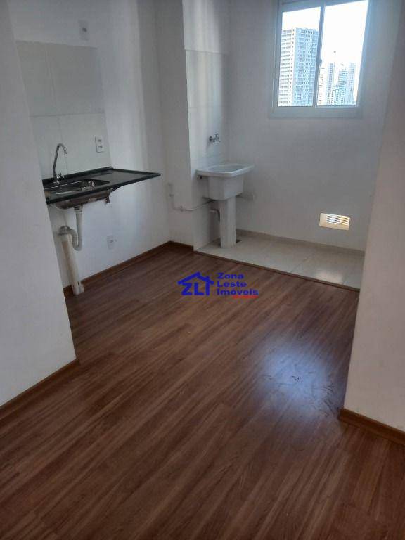 Apartamento à venda com 2 quartos, 37m² - Foto 2