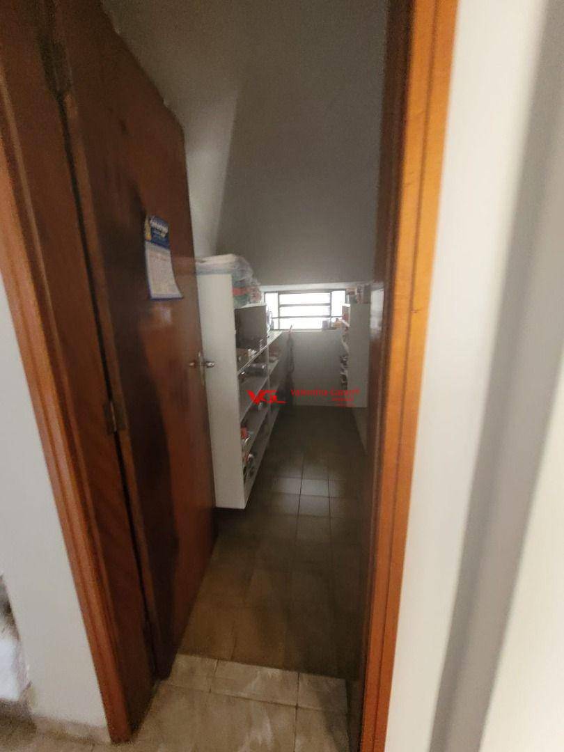 Sobrado à venda com 5 quartos, 225m² - Foto 8