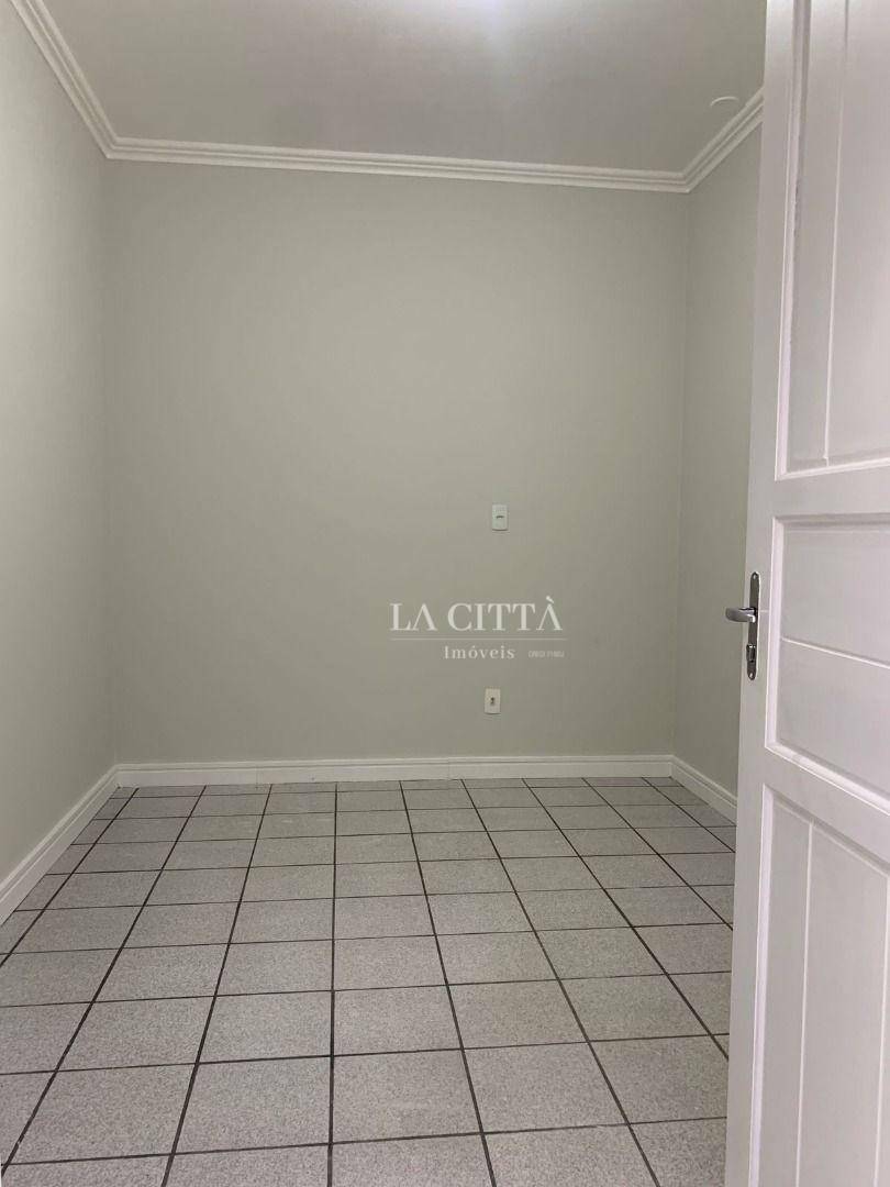Casa para alugar com 1 quarto, 40m² - Foto 2