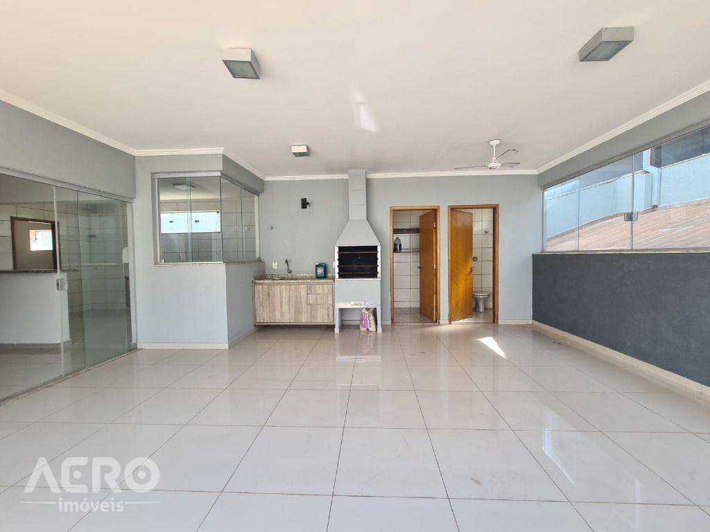 Casa à venda com 3 quartos, 247m² - Foto 8