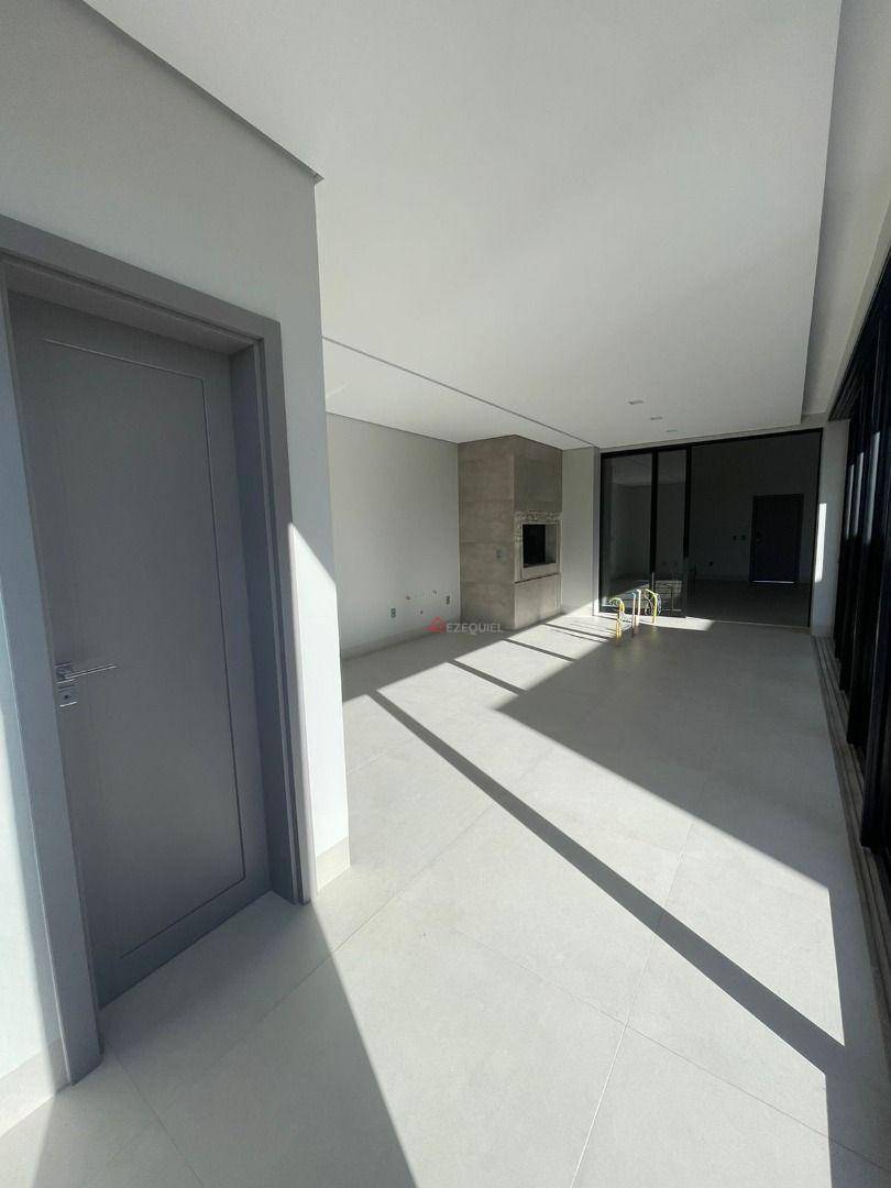 Casa de Condomínio à venda com 3 quartos, 331m² - Foto 15