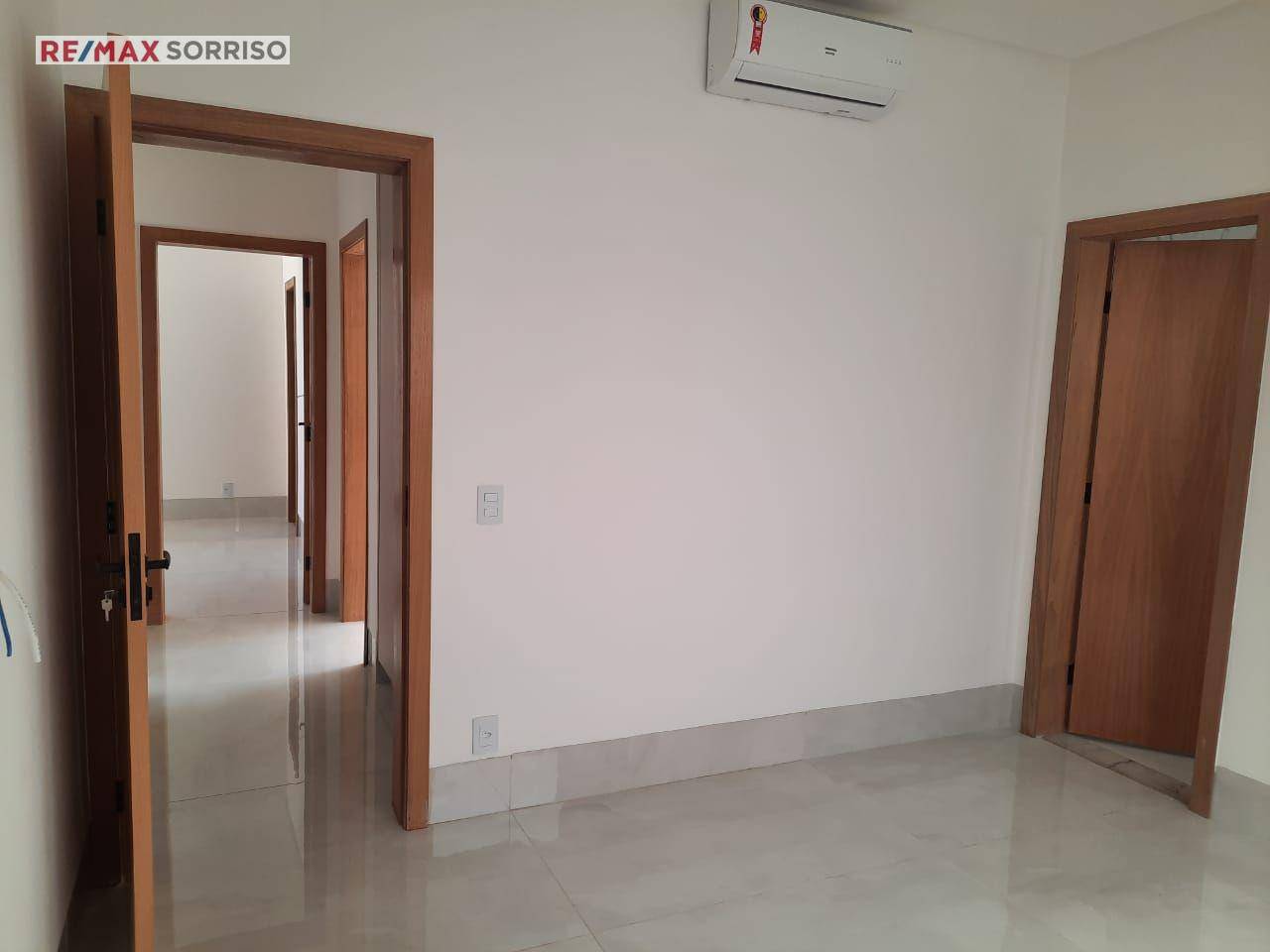 Casa de Condomínio à venda com 4 quartos, 263m² - Foto 16