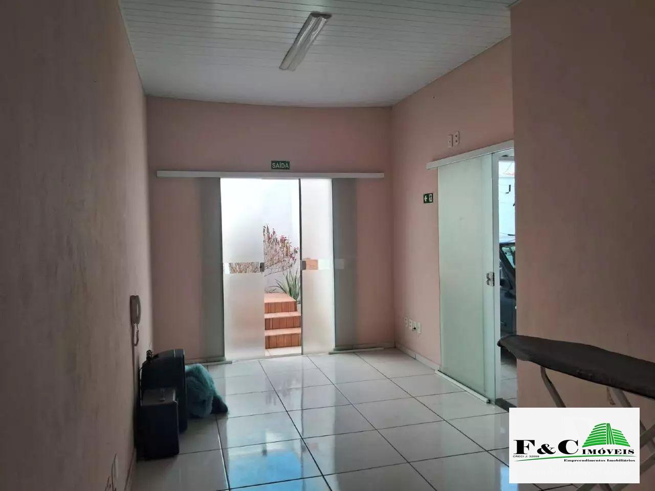 Casa à venda com 3 quartos, 200m² - Foto 14