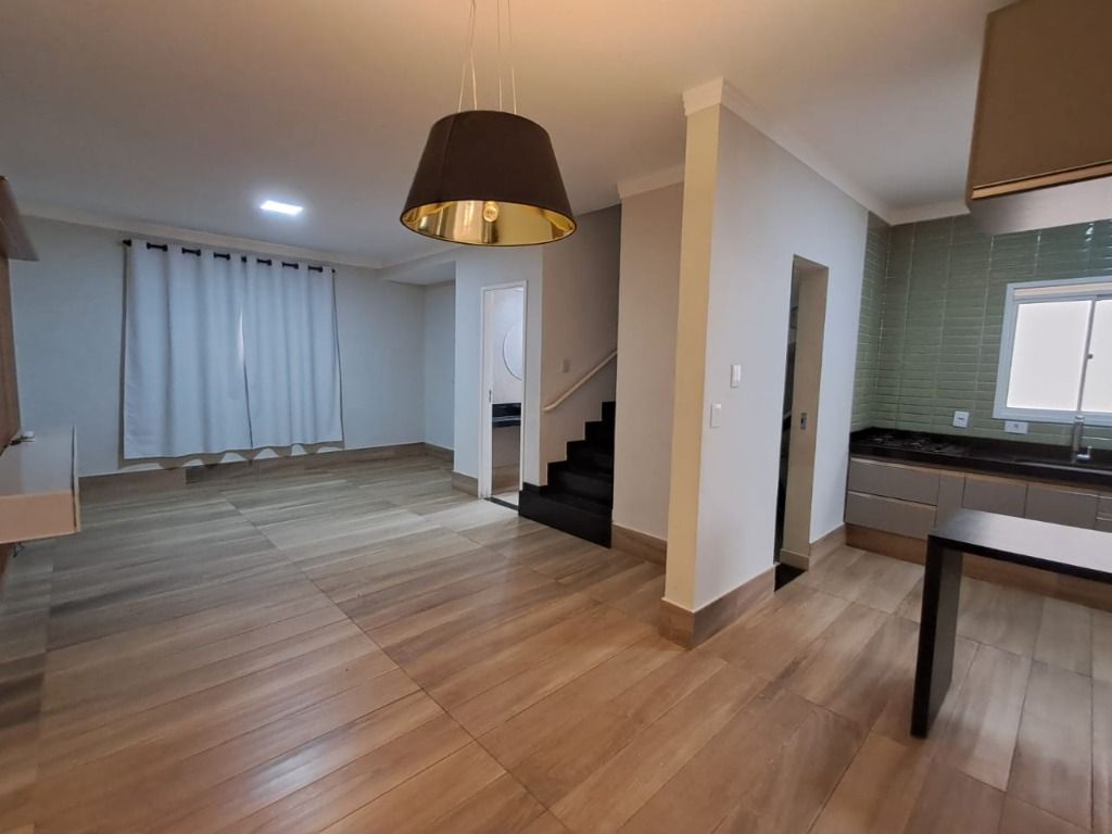 Casa de Condomínio para alugar com 2 quartos, 160m² - Foto 4