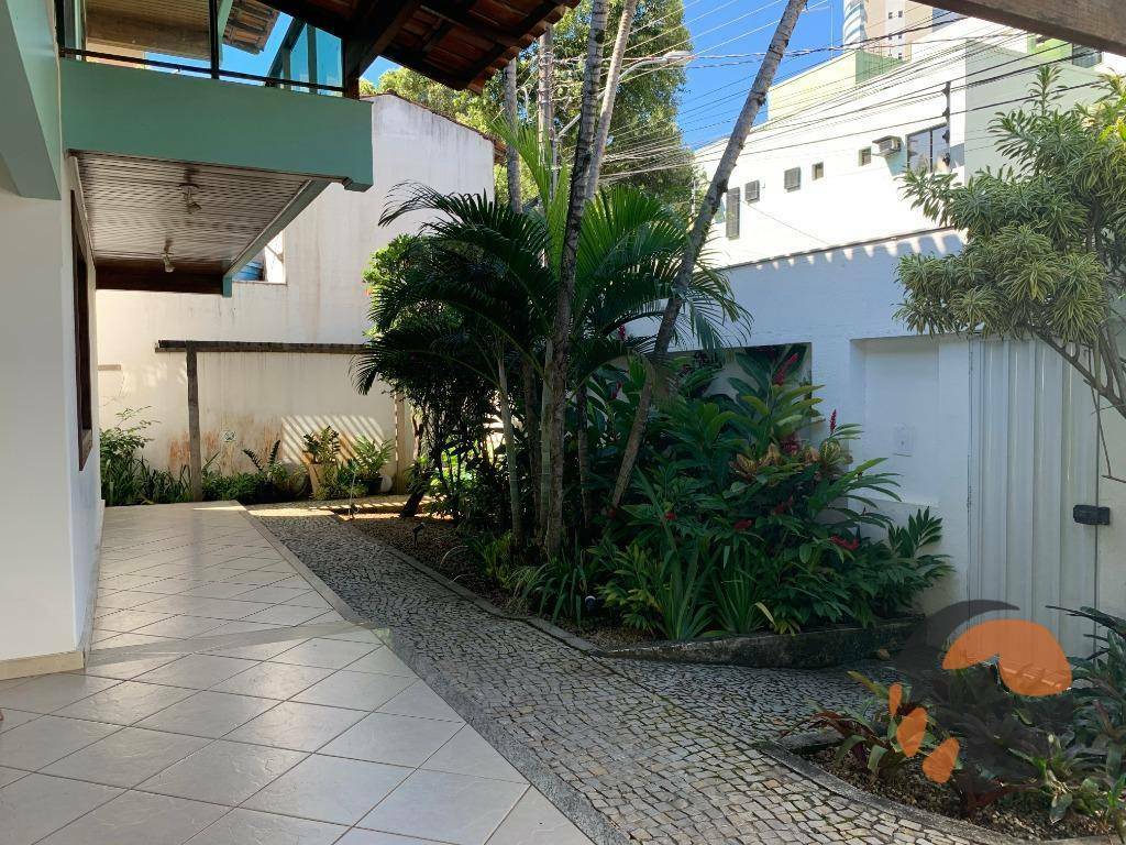 Casa para alugar com 4 quartos, 220m² - Foto 14