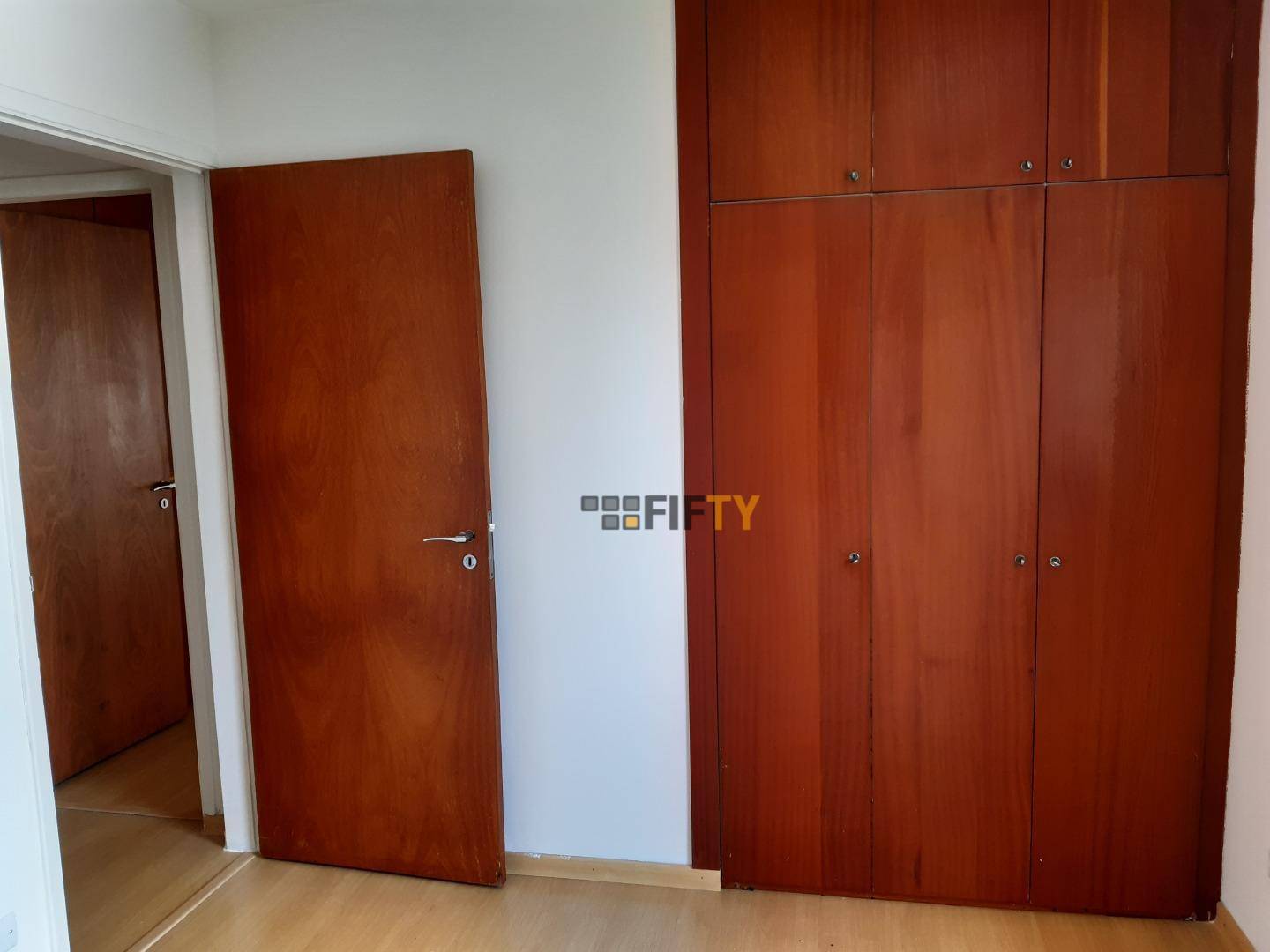 Apartamento para alugar com 3 quartos, 110m² - Foto 13