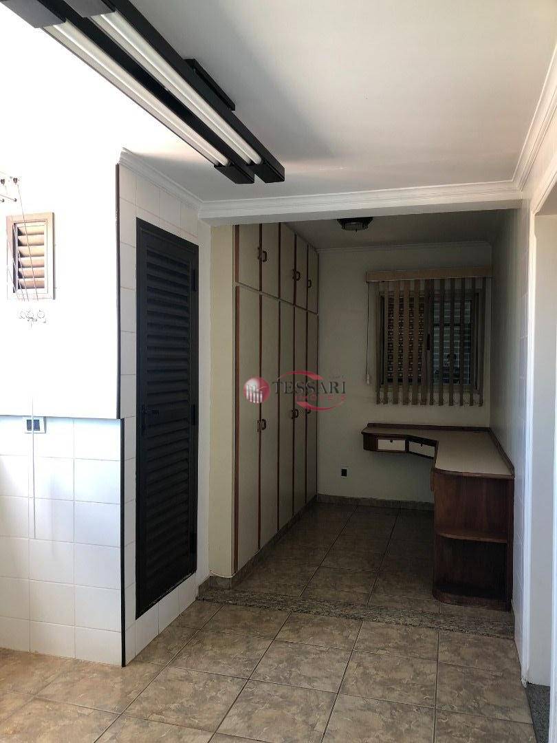 Apartamento à venda com 3 quartos, 135m² - Foto 10