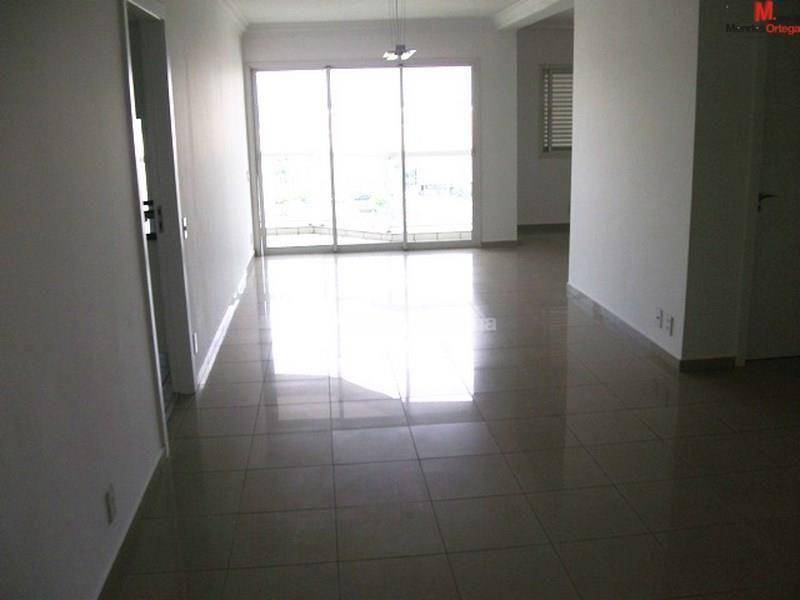 Apartamento à venda com 3 quartos, 140m² - Foto 2