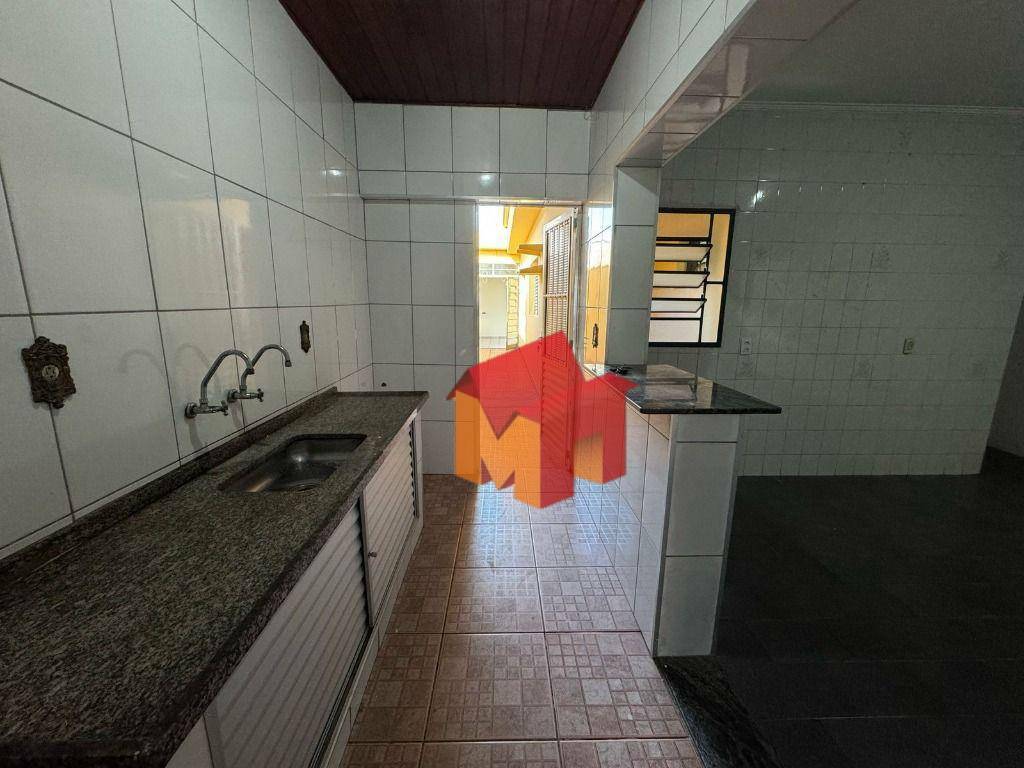 Casa à venda com 3 quartos, 102m² - Foto 4