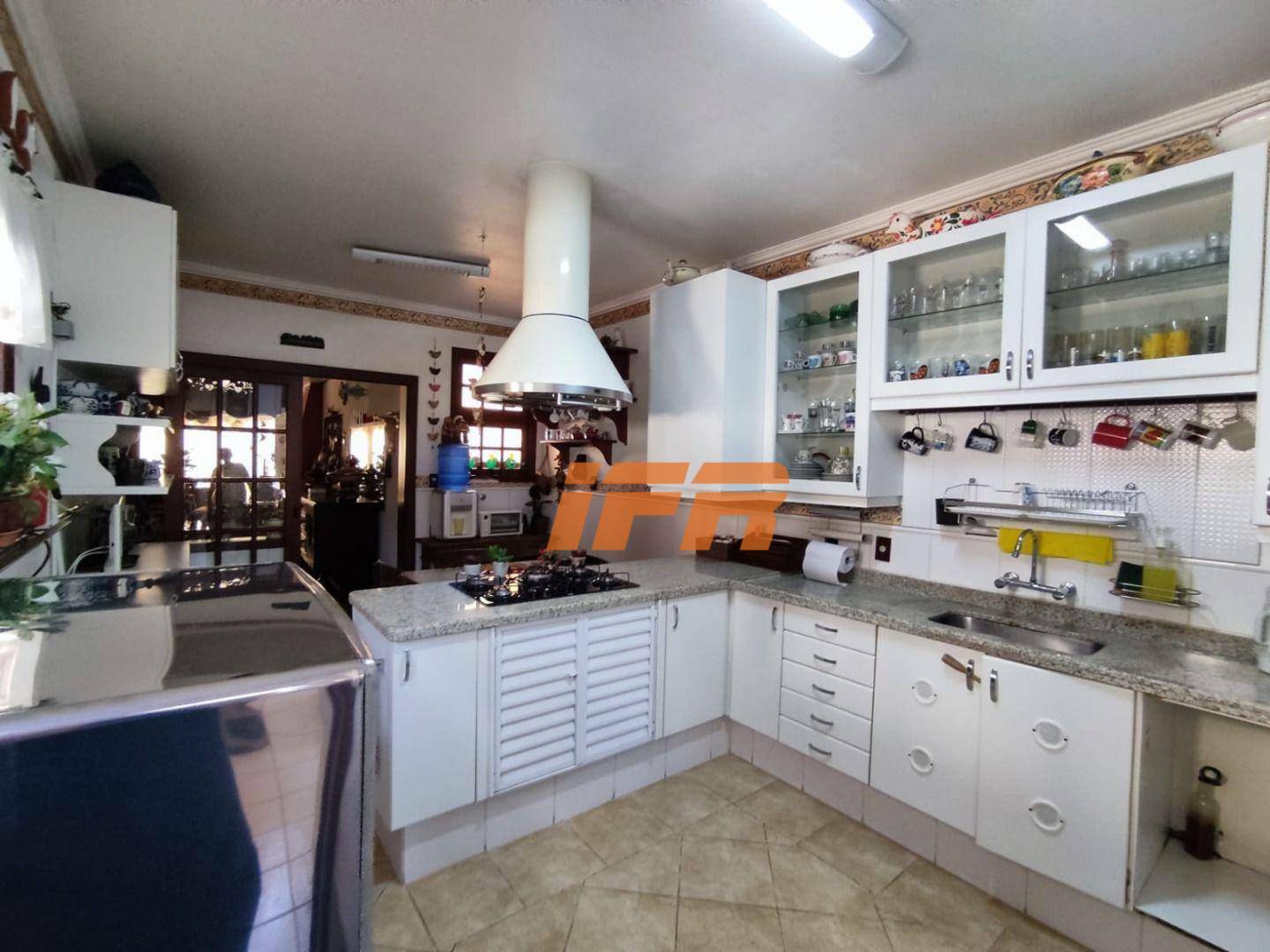 Sobrado à venda com 4 quartos, 300m² - Foto 55