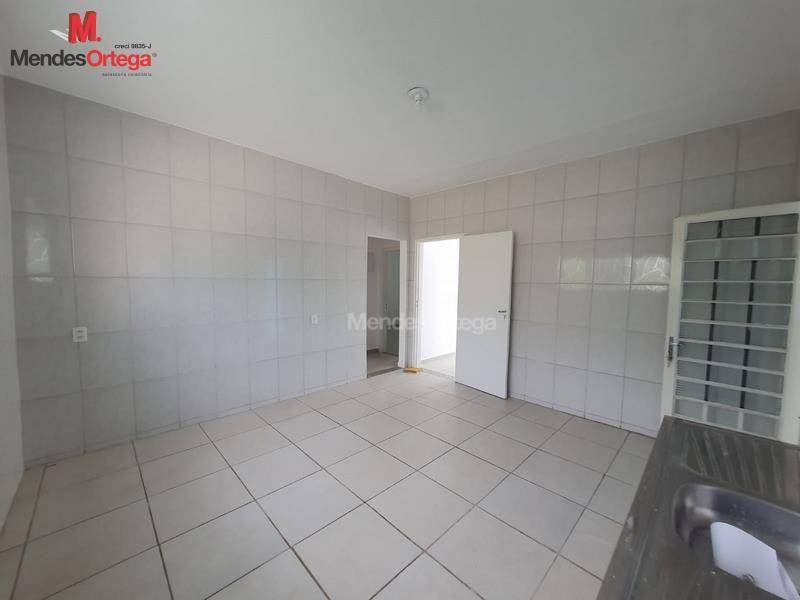 Casa para alugar com 2 quartos, 80m² - Foto 15