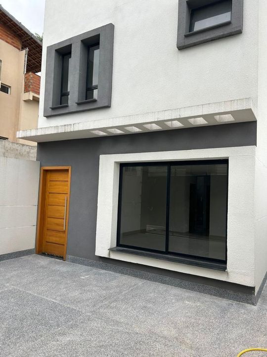 Casa à venda com 2 quartos, 145m² - Foto 1