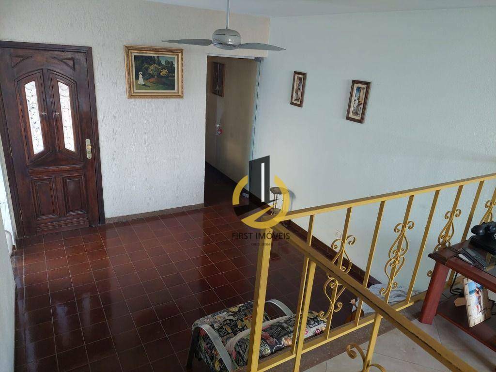 Casa à venda com 4 quartos, 194m² - Foto 14