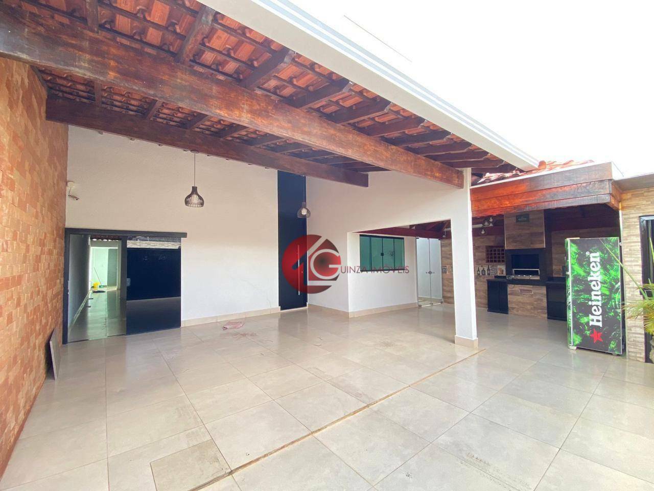 Sobrado à venda com 5 quartos, 270m² - Foto 1