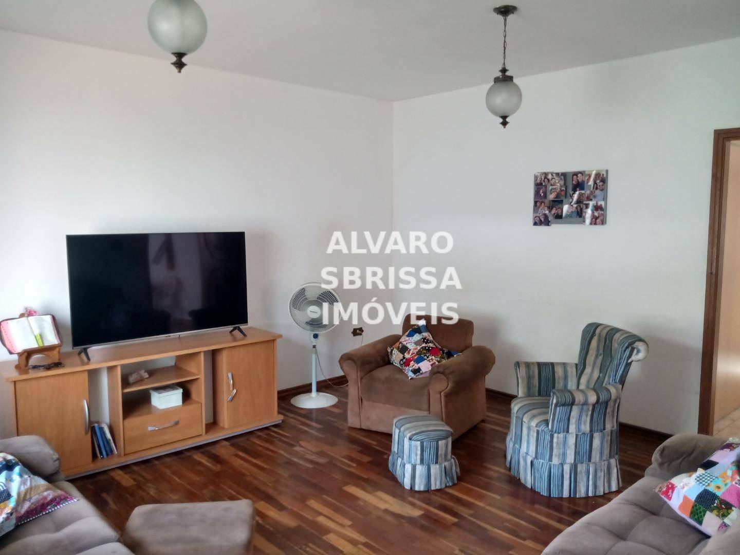 Casa à venda com 2 quartos, 187m² - Foto 8