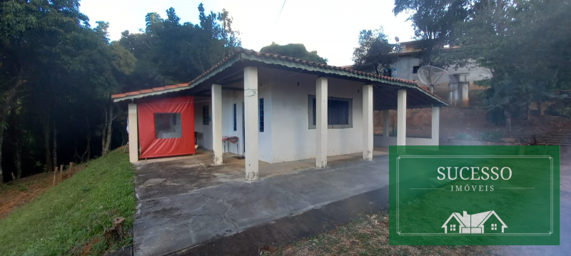 Sítio à venda com 2 quartos, 90m² - Foto 1