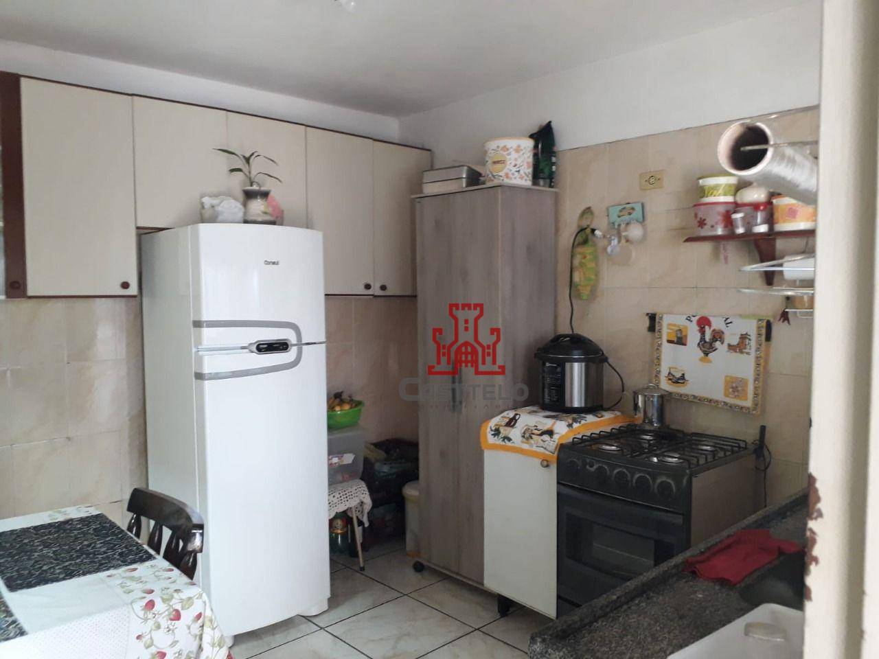 Casa à venda com 3 quartos, 100m² - Foto 4