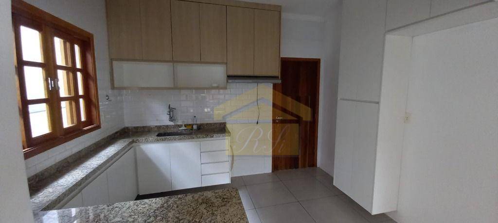 Casa à venda com 2 quartos, 100m² - Foto 2