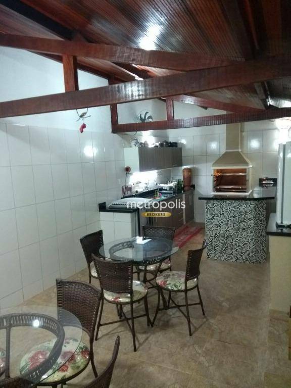 Sobrado à venda com 3 quartos, 300m² - Foto 2