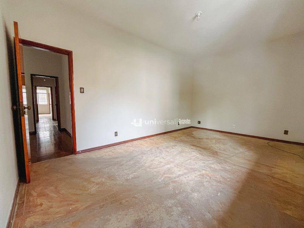 Casa para alugar com 4 quartos, 175m² - Foto 9