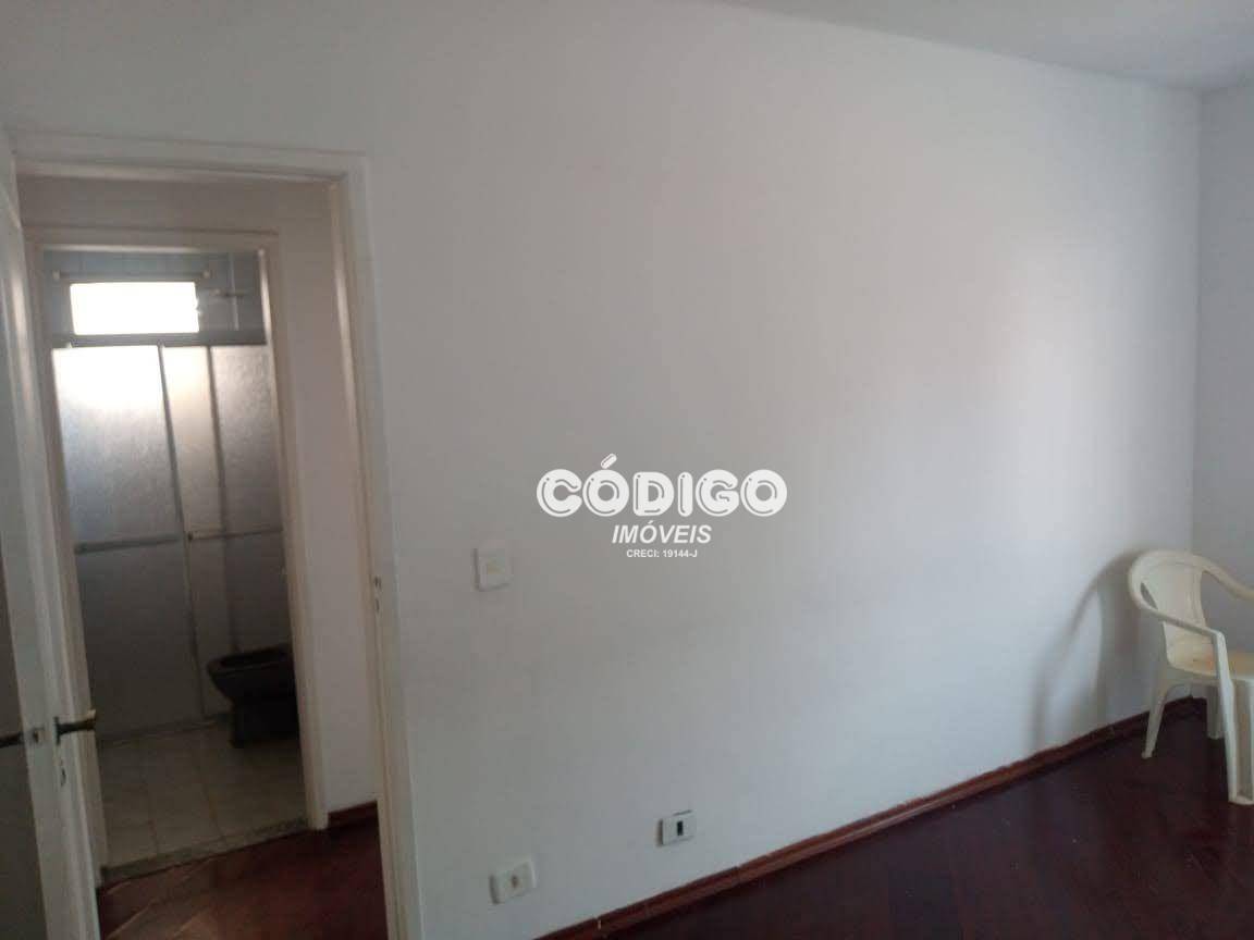 Apartamento à venda com 2 quartos, 70m² - Foto 4