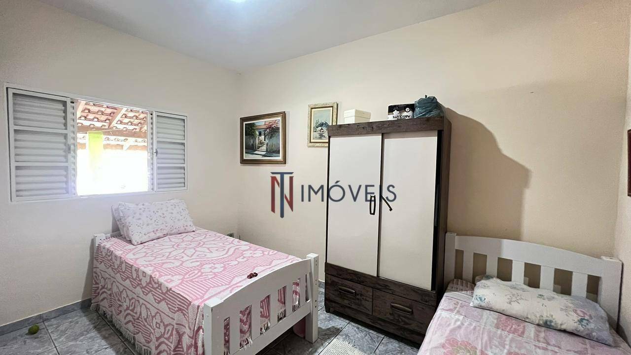 Casa à venda com 5 quartos, 200m² - Foto 29