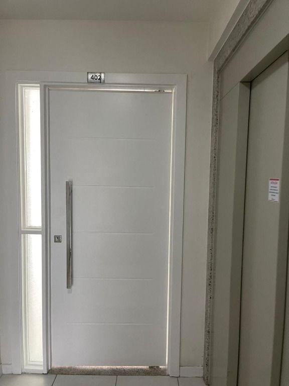 Apartamento à venda com 3 quartos, 93m² - Foto 2