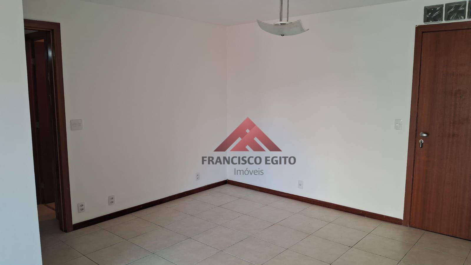 Apartamento à venda com 2 quartos, 78m² - Foto 4