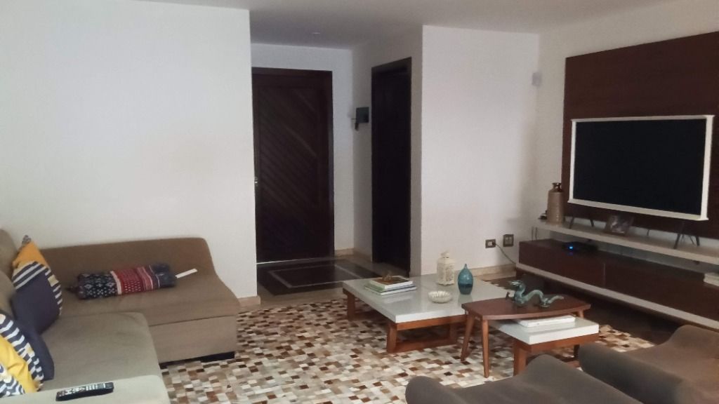 Casa de Condomínio à venda com 3 quartos, 300m² - Foto 4