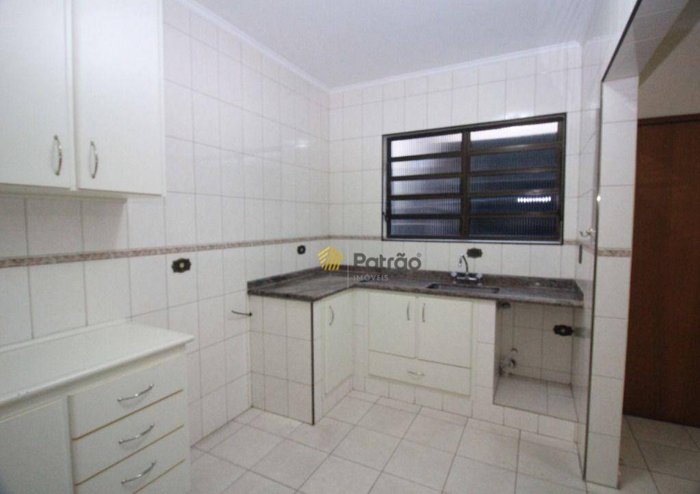 Sobrado à venda com 4 quartos, 344m² - Foto 47