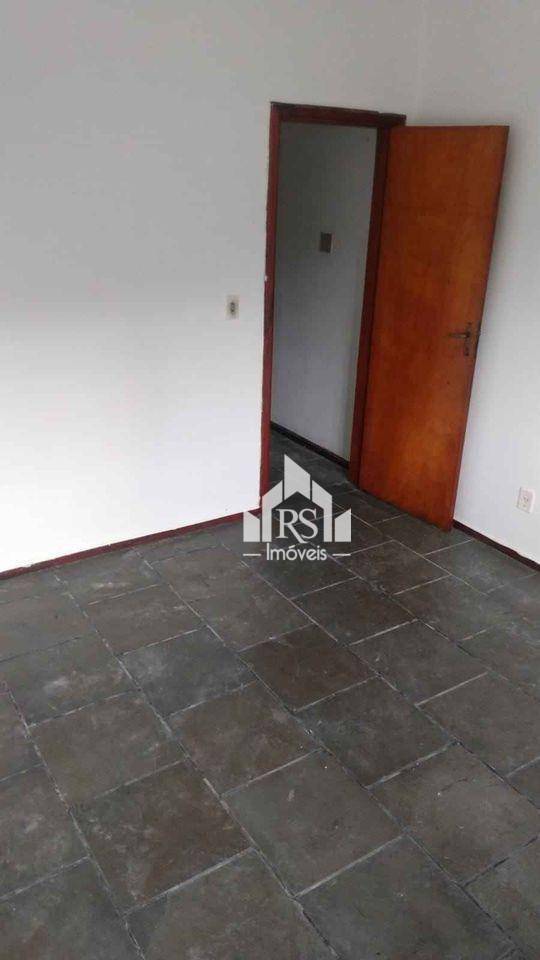 Casa à venda com 2 quartos, 60m² - Foto 10