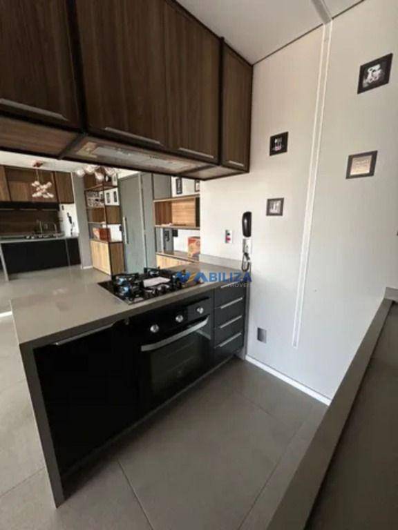 Apartamento à venda com 2 quartos, 69m² - Foto 3