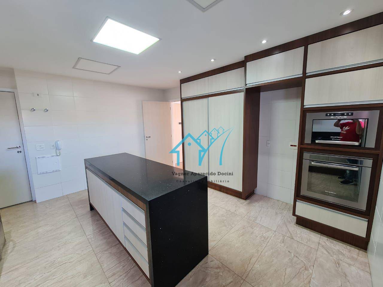 Apartamento à venda com 4 quartos, 162m² - Foto 1