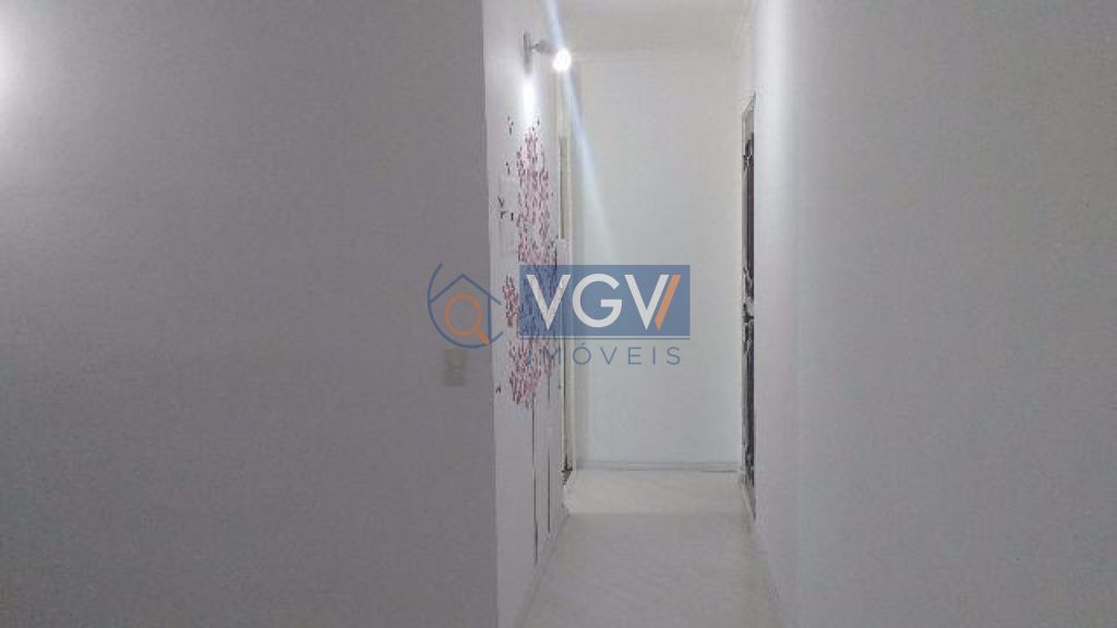 Apartamento à venda com 2 quartos, 58m² - Foto 4