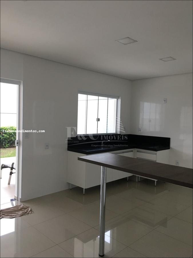 Casa à venda com 3 quartos, 250m² - Foto 9