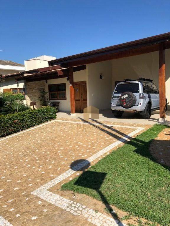 Casa de Condomínio à venda com 4 quartos, 300m² - Foto 1