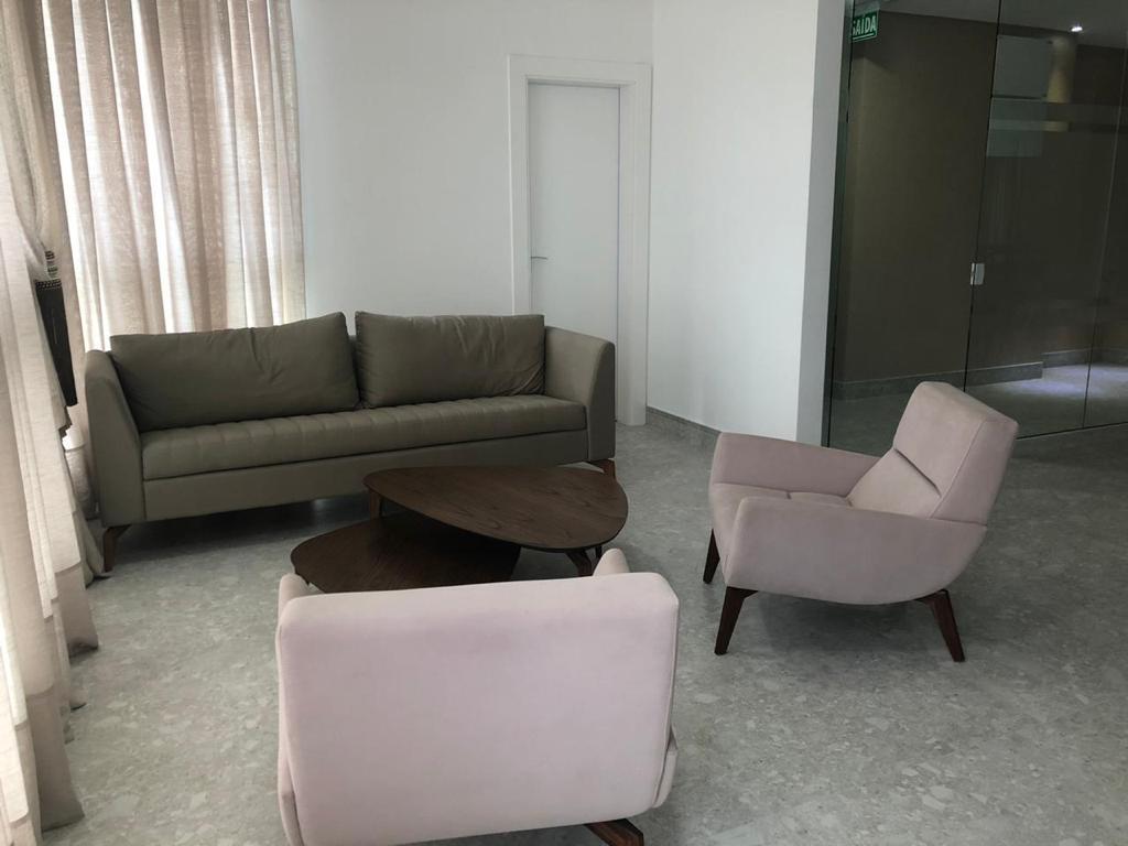 Apartamento à venda com 4 quartos, 193m² - Foto 2