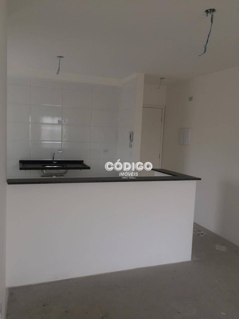 Apartamento à venda com 2 quartos, 58m² - Foto 4