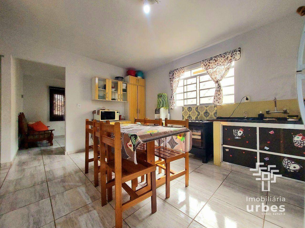 Casa à venda com 3 quartos, 170m² - Foto 2