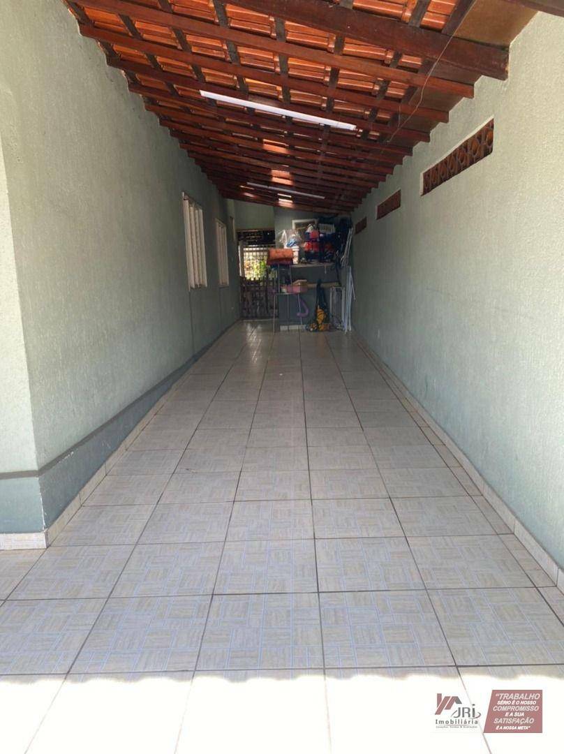 Casa à venda com 4 quartos, 240M2 - Foto 2