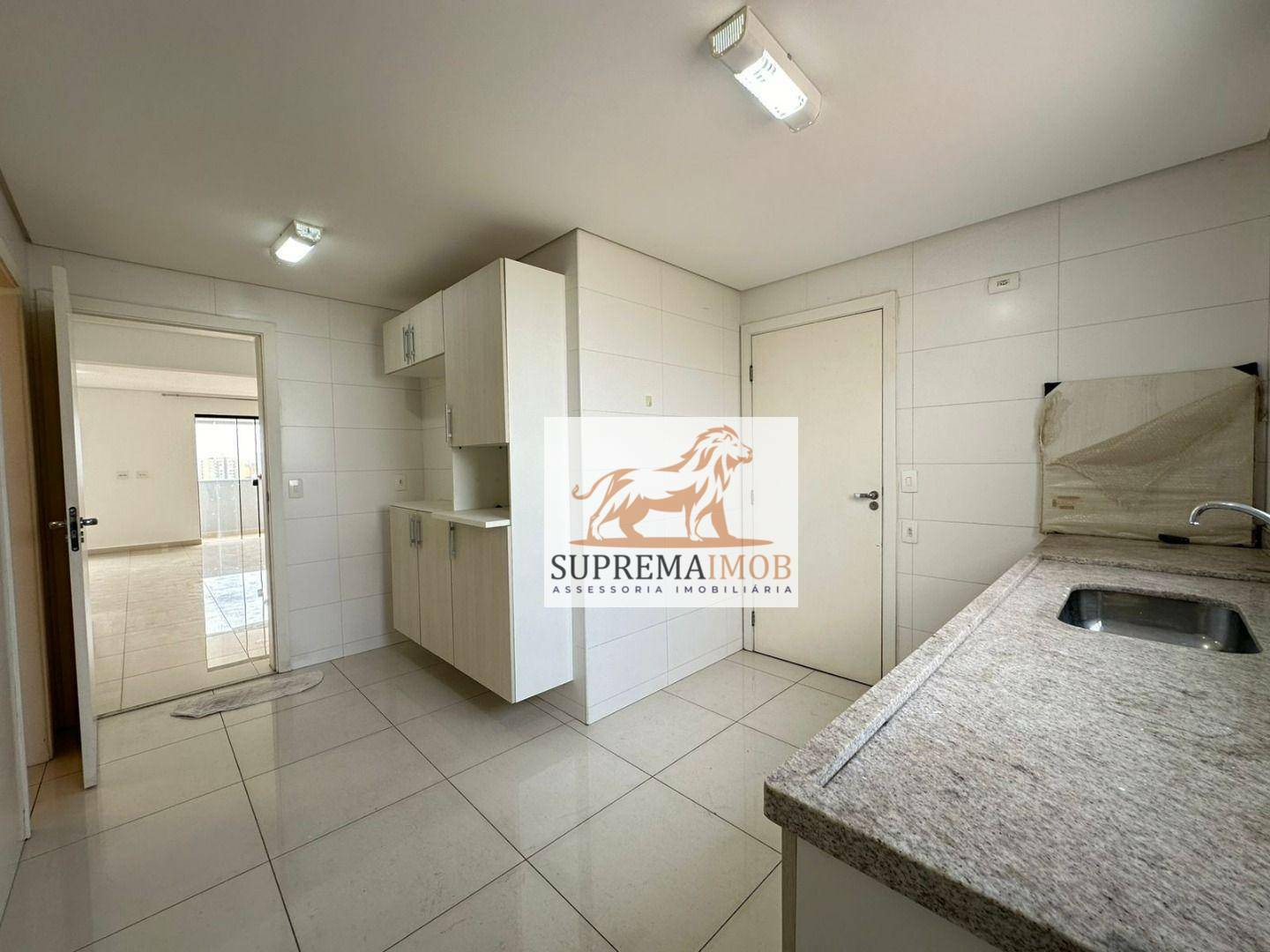 Apartamento à venda com 3 quartos, 178m² - Foto 7