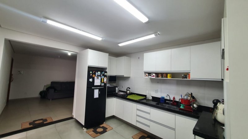 Casa à venda com 2 quartos, 275m² - Foto 5