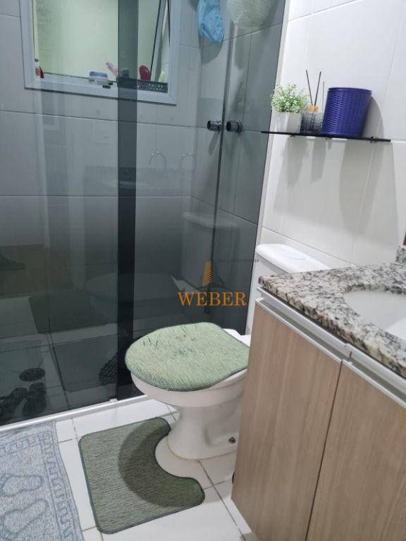 Apartamento à venda com 3 quartos, 70m² - Foto 2