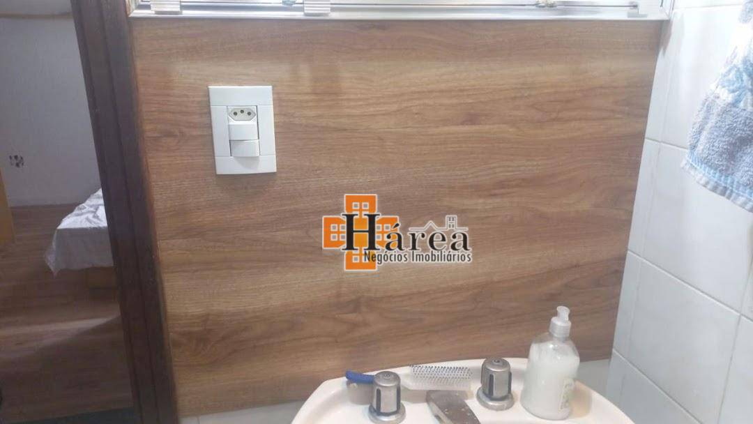 Casa à venda com 3 quartos, 243m² - Foto 18