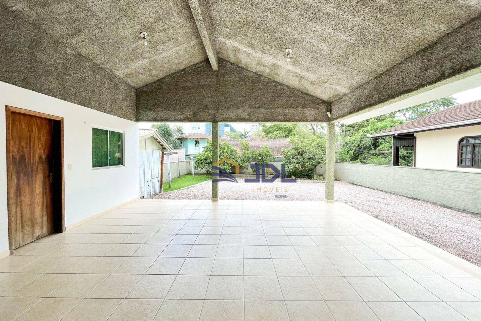 Casa à venda com 4 quartos, 300m² - Foto 6